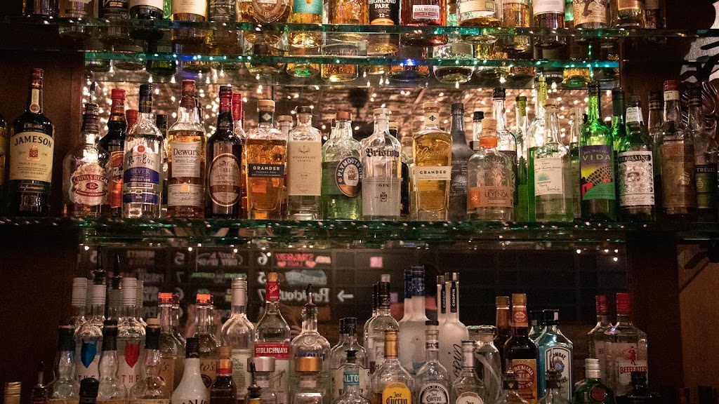 Mahogany Bar Hattiesburg, MS 39402 Menu, Reviews, Hours & Contact