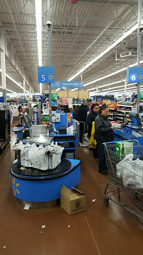 Department Store «Walmart Supercenter», reviews and photos, 4700 135th St, Crestwood, IL 60445, USA