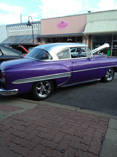 Restaurant «Miller Drug Ice Cream & Soda Shoppe», reviews and photos, 212 1st Ave E, Oneonta, AL 35121, USA