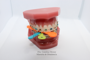 Dentista Carolina Deveze - ortodoncista/brackets image