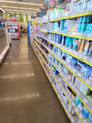 Drug Store «Walgreens», reviews and photos, 589 N McLean Blvd, Elgin, IL 60123, USA