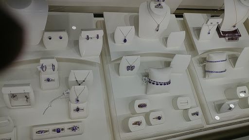 Jewelry Store «Helzberg Diamonds», reviews and photos, 6020 82nd Street, Indianapolis, IN 46250, USA