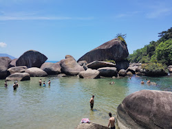 Foto von Piscina Natural do Cachadaco und seine wunderschöne Landschaft