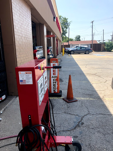 Tire Shop «Discount Tire Store - Carrollton, TX», reviews and photos, 1405 S Josey Ln, Carrollton, TX 75006, USA