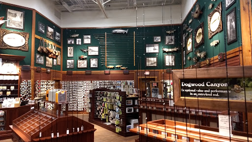 Sporting Goods Store «Bass Pro Shops», reviews and photos, 7905 S Hosmer St, Tacoma, WA 98408, USA