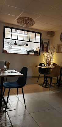 Atmosphère du Restaurant Du Côté de Chez Fred à La Barben - n°2