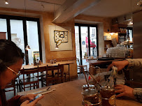 Atmosphère du Restaurant servant le petit-déjeuner Le Pain Quotidien à Paris - n°16