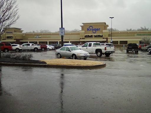 Shopping Mall «Poplar Plaza Shopping Center», reviews and photos, 3440 Poplar Ave, Memphis, TN 38111, USA