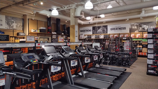 Sporting Goods Store «SCHEELS», reviews and photos, 101 Jordan Creek Pkwy #4000, West Des Moines, IA 50266, USA