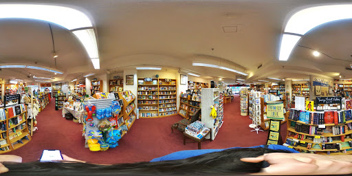 Book Store «Books On the Square», reviews and photos, 471 Angell St, Providence, RI 02906, USA