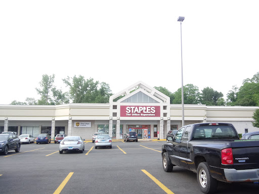 Office Supply Store «Staples», reviews and photos, 35 Talcottville Rd, Vernon, CT 06066, USA