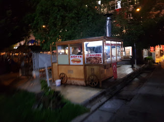 Tarihi Meydan Köftecisi