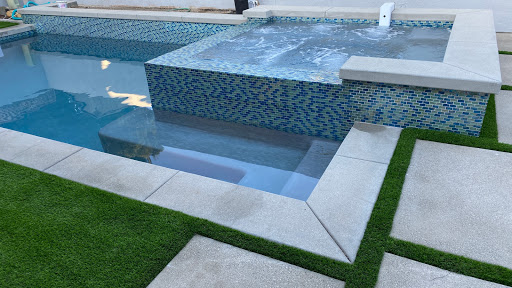 Azul Custom Pools