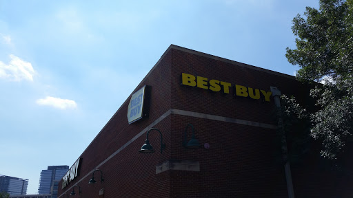 Clothing Store «Patagonia Chicago Lincoln Park», reviews and photos, 1800 N Clybourn Ave, Chicago, IL 60614, USA