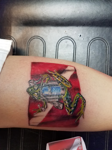 Tattoo Shop «Moving Shadow Ink», reviews and photos, 4328 W Forest Home Ave, Milwaukee, WI 53219, USA