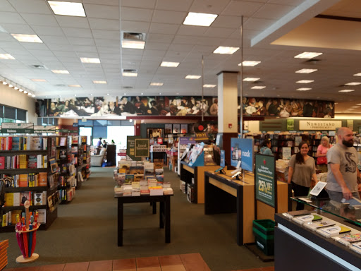 Book Store «Barnes & Noble», reviews and photos, 18025 Garden Way NE, Woodinville, WA 98072, USA