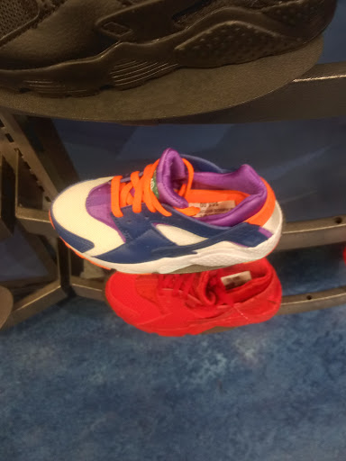 Shopping Mall «New Landing Mall», reviews and photos, Troost Ave & E Meyer Blvd, Kansas City, MO 64131, USA