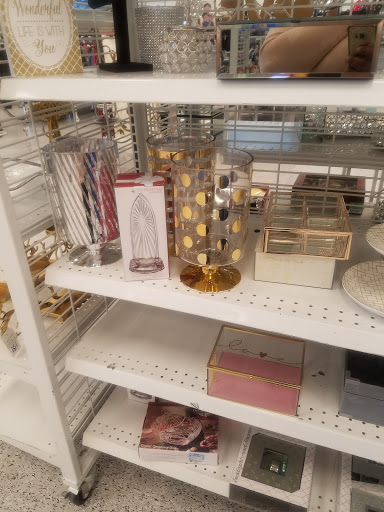 Clothing Store «Ross Dress for Less», reviews and photos, 170 E Stacy Rd, Allen, TX 75002, USA