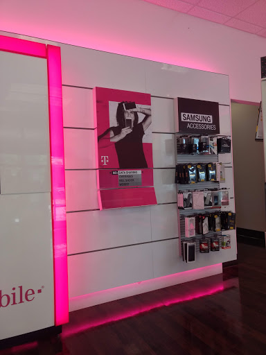 Cell Phone Store «T-Mobile», reviews and photos, 100 Promenade Pkwy A, Fayetteville, GA 30214, USA