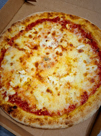 Plats et boissons du Pizzas à emporter Divino-Pizzeria-Sassenage-champion de France de la pizza - n°18