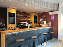 Atmosphère du Les Boucles De Meuse - Hôtel 3 étoiles et Restaurant à Monthermé - n°17