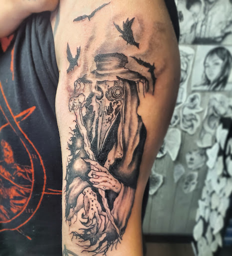 Tattoo Shop «Guerilla Tattoo», reviews and photos, 19 W King St, Shippensburg, PA 17257, USA