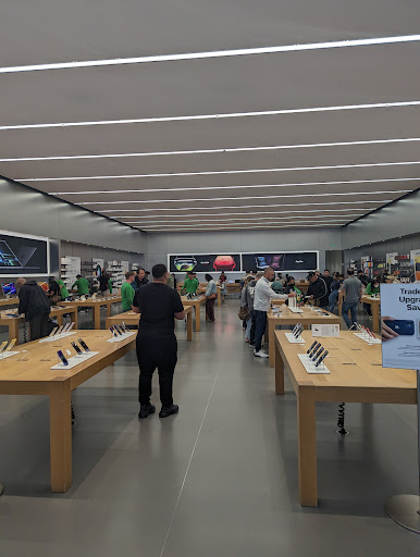 Apple Manhattan Village image