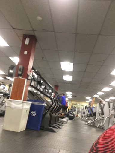 Gym «24 Hour Fitness», reviews and photos, 589 Tuckahoe Rd, Yonkers, NY 10710, USA