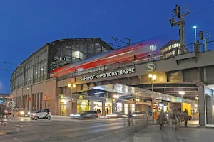 Einkaufsbahnhof Berlin-Friedrichstraße image