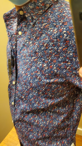 Clothing Store «Banana Republic Factory Store», reviews and photos, 407 N Alafaya Trail, Orlando, FL 32828, USA