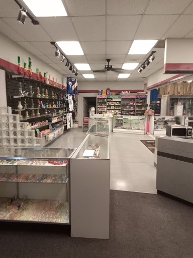 Momo's Smoke Shop and Mini Mart
