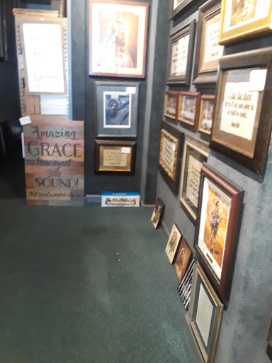 Christian Book Store «Majesty Bible and Gifts», reviews and photos, 7020 N Cedar Ave, Fresno, CA 93720, USA