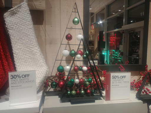 Furniture Store «Crate and Barrel», reviews and photos, 1102 Commons Dr, Geneva, IL 60134, USA