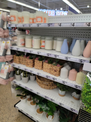 Variety Store «Five Below», reviews and photos, 4801 McKnight Rd, Pittsburgh, PA 15237, USA