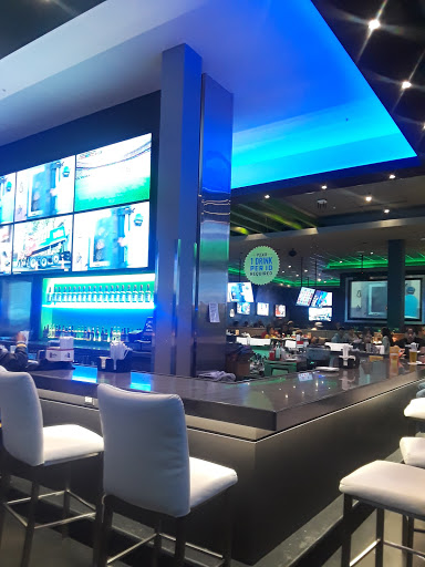 Sports Bar «Dave & Busters», reviews and photos