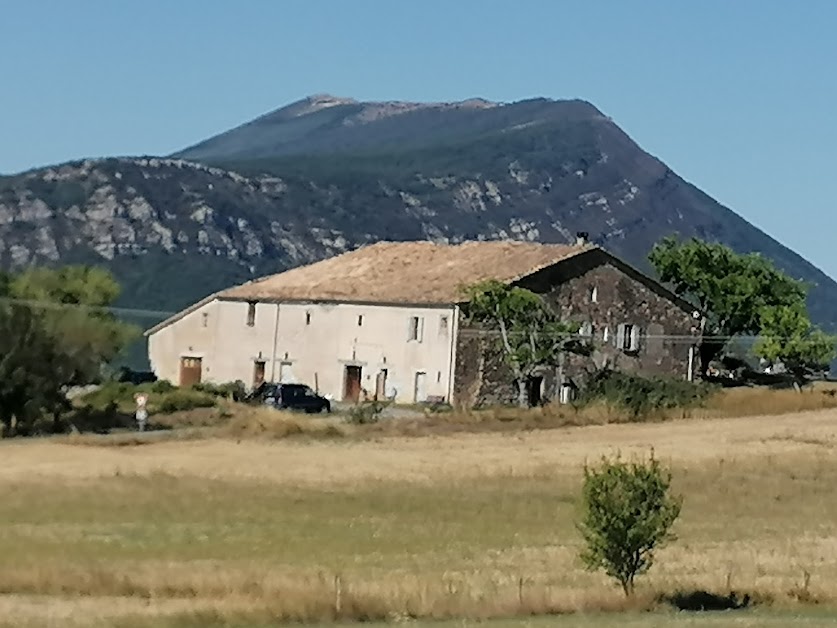 Le vieux domaine du Brusset à Upaix (Hautes-Alpes 05)