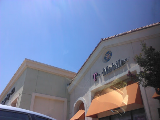 Cell Phone Store «T-Mobile», reviews and photos, 12435 Limonite Ave Suite 550, Mira Loma, CA 91752, USA