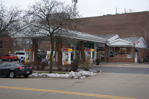Gas Station «Lake Forest Shell», reviews and photos, 193 E Deerpath Rd, Lake Forest, IL 60045, USA