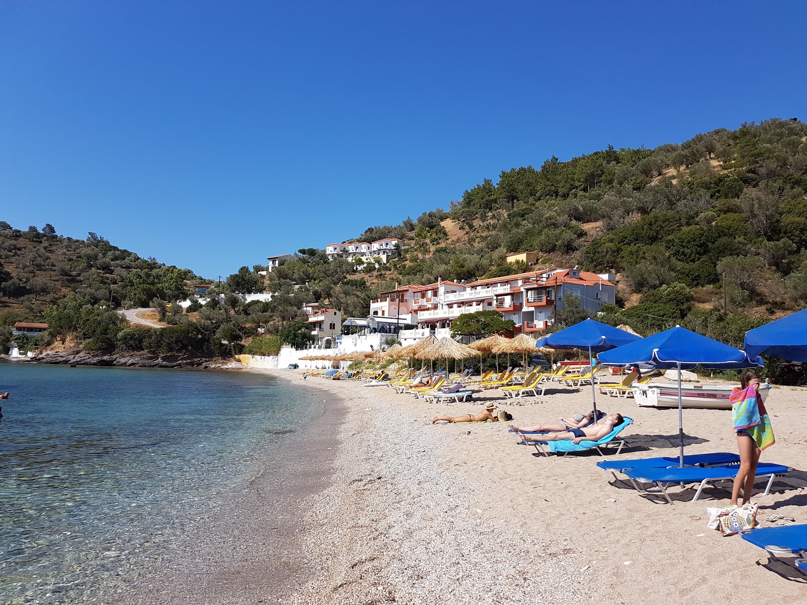 Foto de Limnionas beach e o assentamento