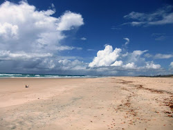 Photo de Macachula Beach avec rivage droit, long