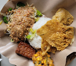 Warung Nasi Pecel Bu Tinuk Restaurant photo