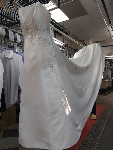 Dry Cleaner «Crosstown Cleaners», reviews and photos, 915 S College Mall Rd, Bloomington, IN 47401, USA