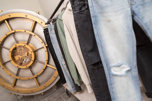 Shoe Store «Shop HNY», reviews and photos, 339 Mamaroneck Ave, White Plains, NY 10605, USA