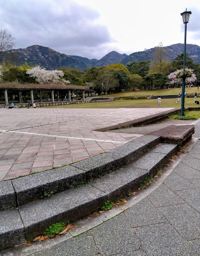 別府公園東門広場