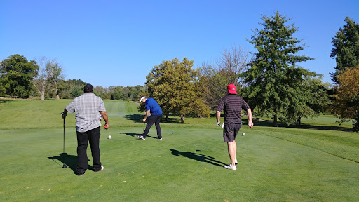 Public Golf Course «St Denis Golf Club & Party Center», reviews and photos, 10660 Chardon Rd, Chardon, OH 44024, USA