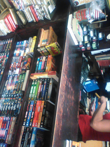 Used Book Store «The Book Cellar», reviews and photos, 96 Lincoln Blvd, Lincoln, CA 95648, USA