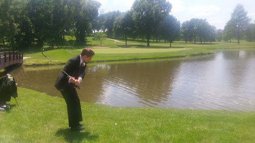Country Club «Lake Forest Golf & Country Clb», reviews and photos, 300 Yard Dr, Lake St Louis, MO 63367, USA