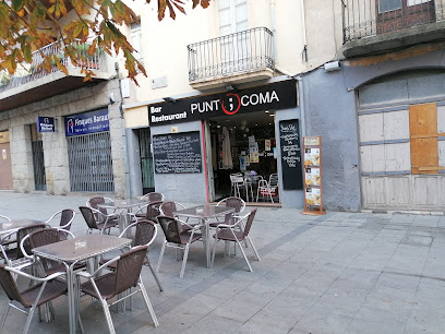 Punto y Coma - Carrer Sant Llàtzer, 3, 17600 Figueres, Girona, Spain