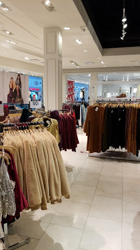 Clothing Store «Forever 21», reviews and photos, 651 Kapkowski Rd, Elizabeth, NJ 07201, USA