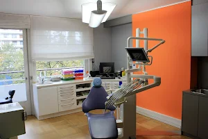 Julien WILM dentist image